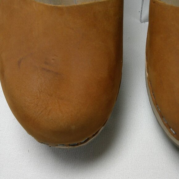 Lotta wood Brown Clogs in Oiled Nubuck | Tan | Size 6.5 - Picture 8 of 8